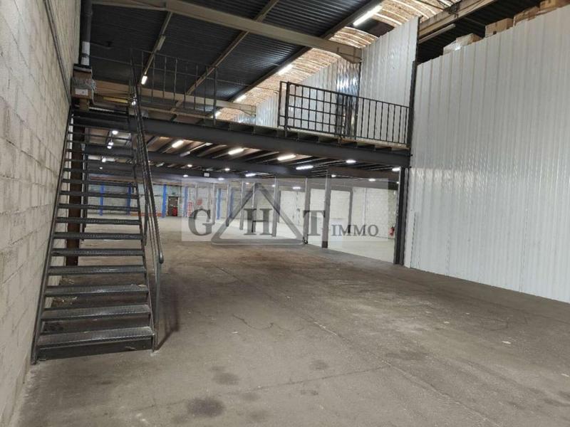 Entrepôt - 1 000 m²