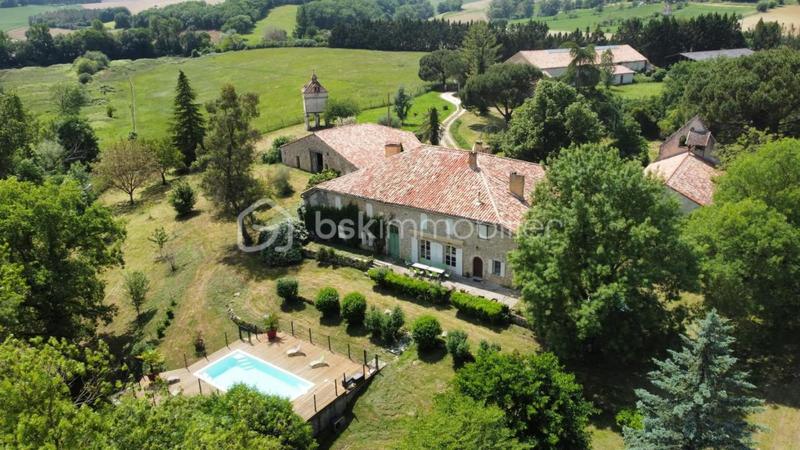 Gîte - 349 m² - 11 pièces