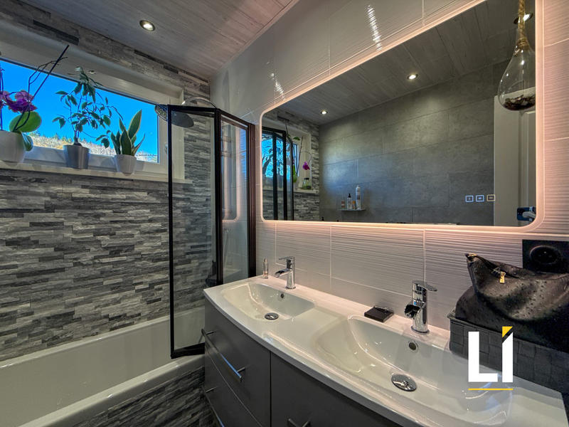 Maison - 111 m² - 5 pièces