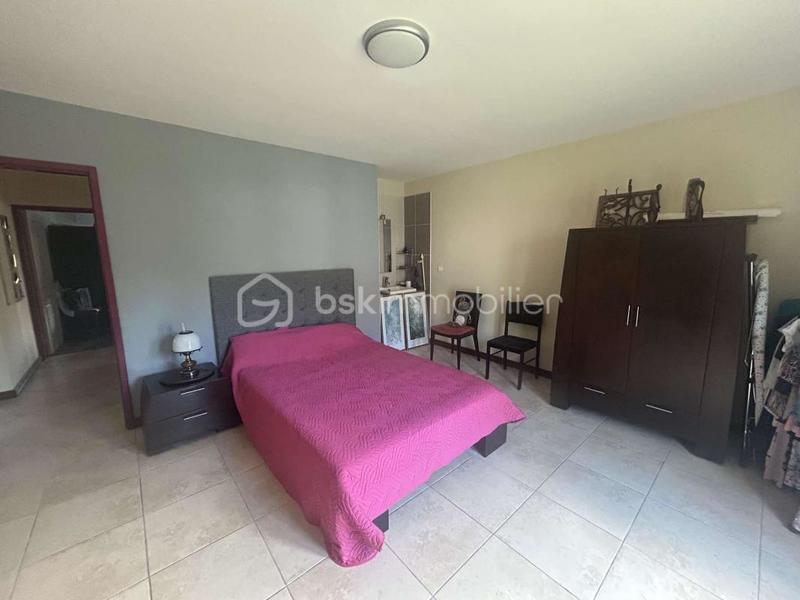 Maison - 210 m² - 5 pièces