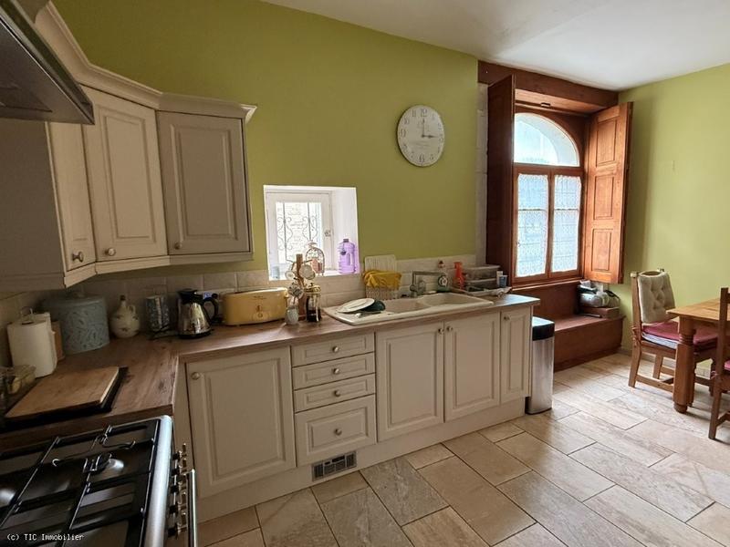 Maison de village - 392 m² - 10 pièces