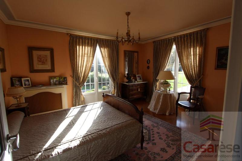 Propriété - 292 m² - 6 pièces