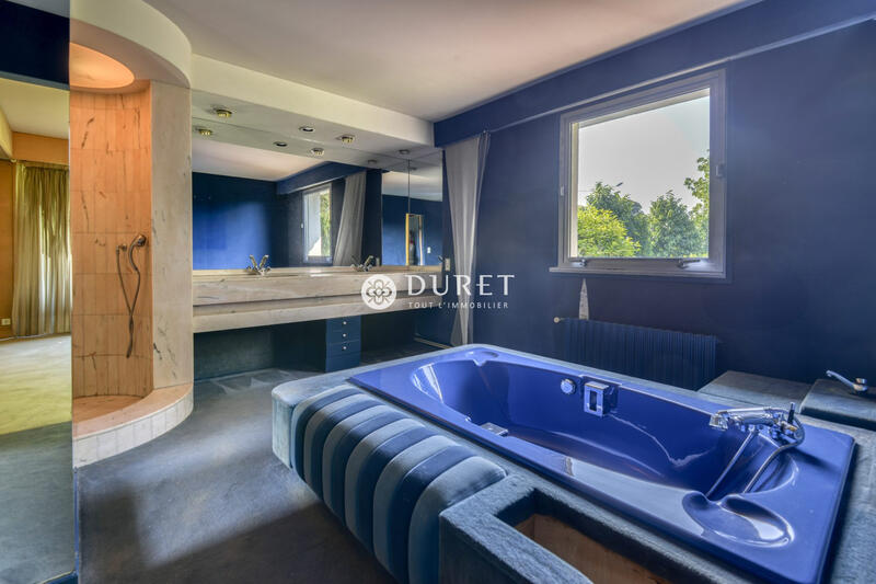 Villa - 236 m² - 6 pièces