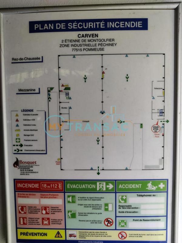 Entrepôt - 1 565 m²