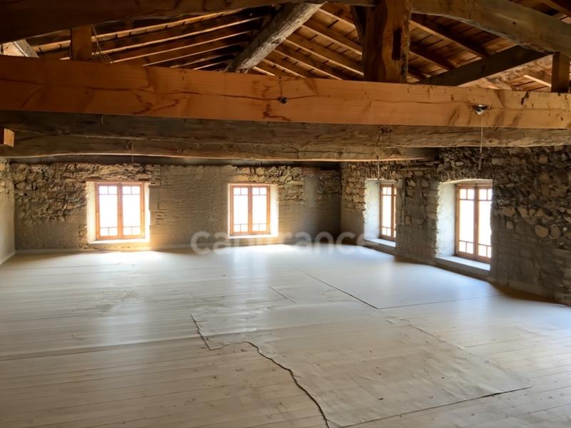 Immeuble - 217 m² - 14 pièces