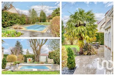 Maison - 300 m² - 10 pièces