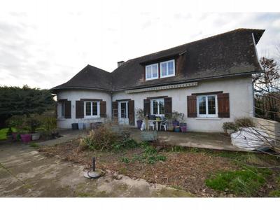 Maison - 210 m² - 6 pièces