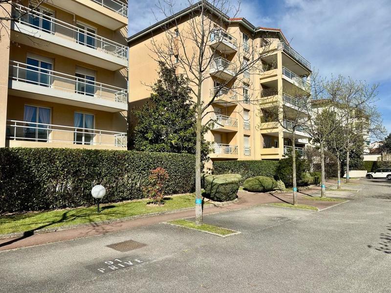 Appartement - 75 m² - 3 pièces