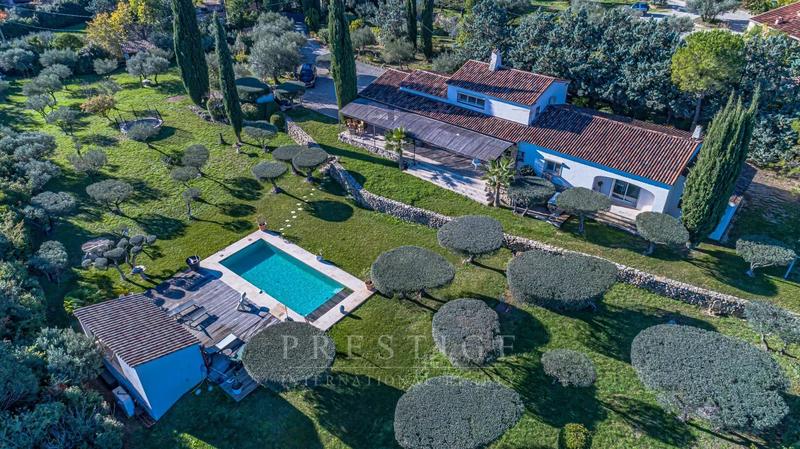 Villa - 192 m² - 7 pièces