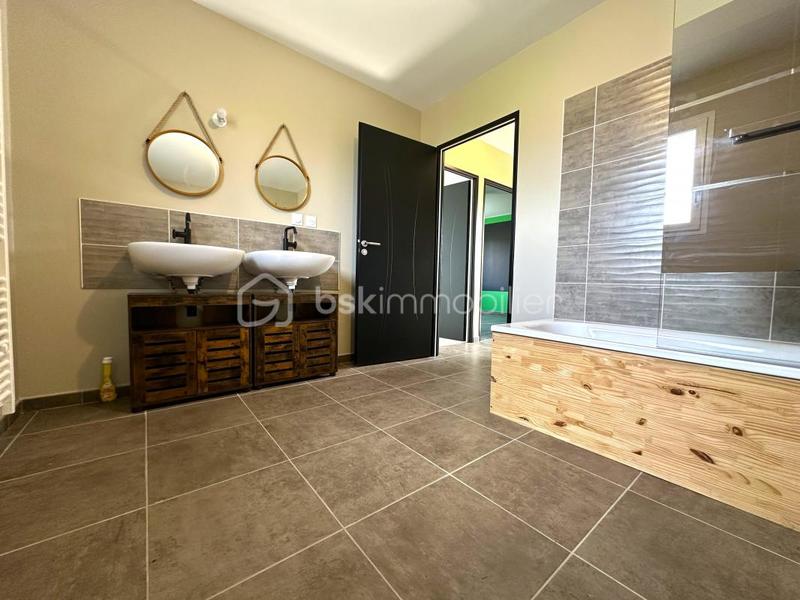 Maison - 98 m² - 4 pièces