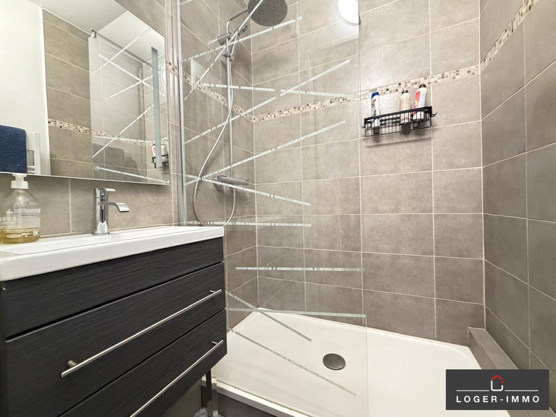 Appartement - 99 m² - 4 pièces