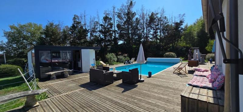 Maison - 200 m² - 6 pièces