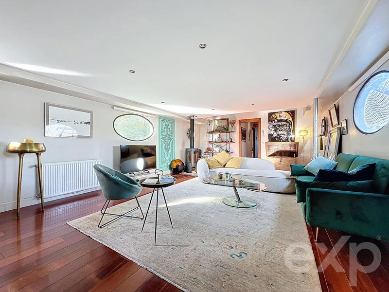 Maison - 200 m² - 8 pièces