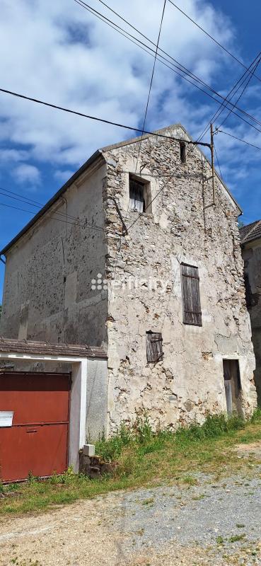 Grange - 140 m² - 4 pièces