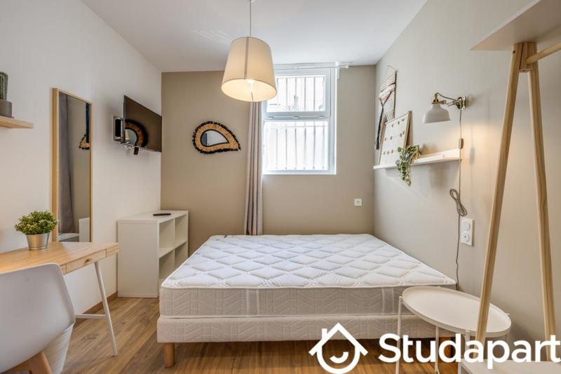 Chambre - 13 m² - 1 pièce