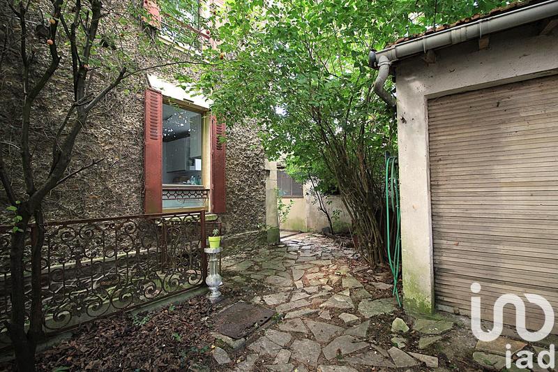 Maison - 228 m² - 10 pièces