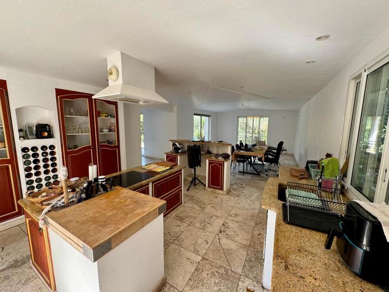 Maison - 205 m² - 5 pièces