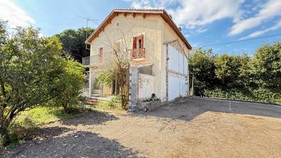 Demeure - 185 m² - 6 pièces