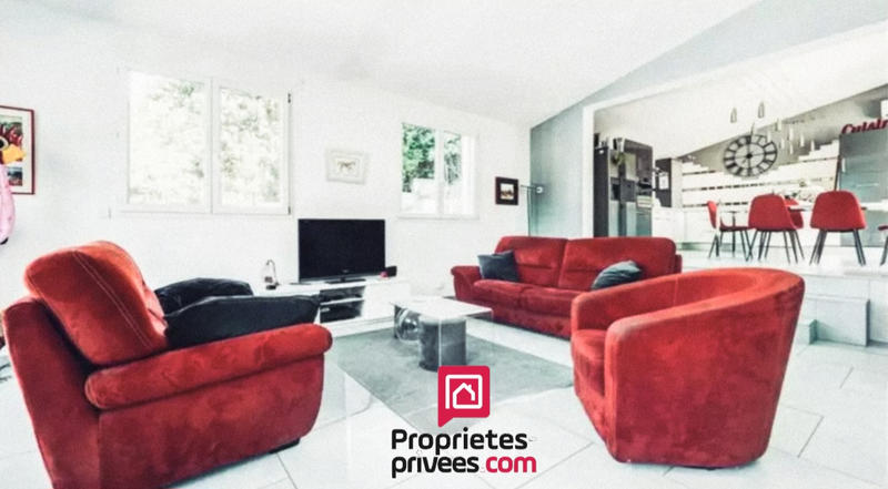 Maison - 180 m² - 8 pièces