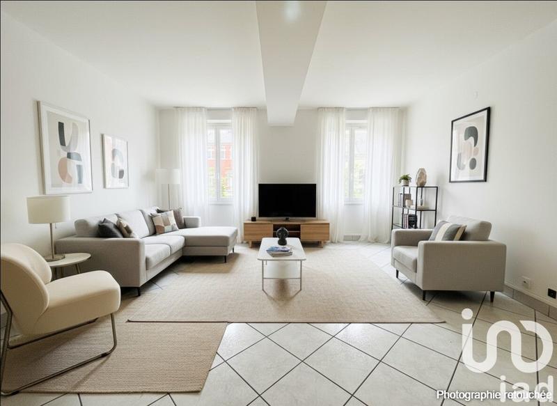 Maison - 230 m² - 9 pièces