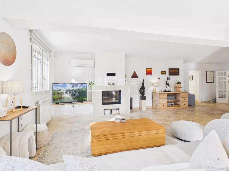 Villa - 240 m² - 7 pièces