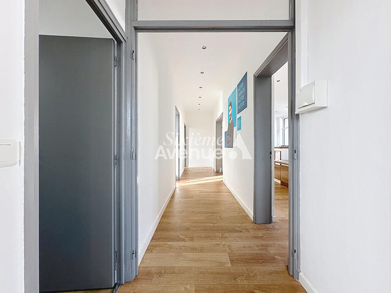 Local commercial - 111 m²