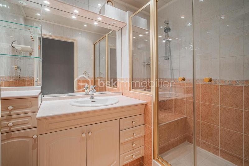 Appartement - 90 m² - 4 pièces