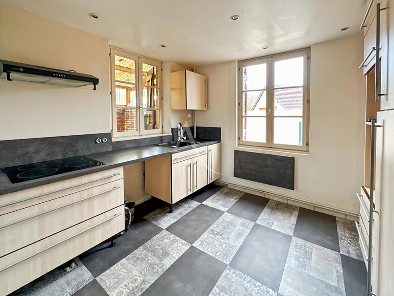 Maison - 90 m² - 5 pièces