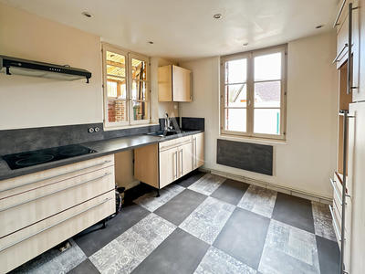 Maison - 90 m² - 5 pièces