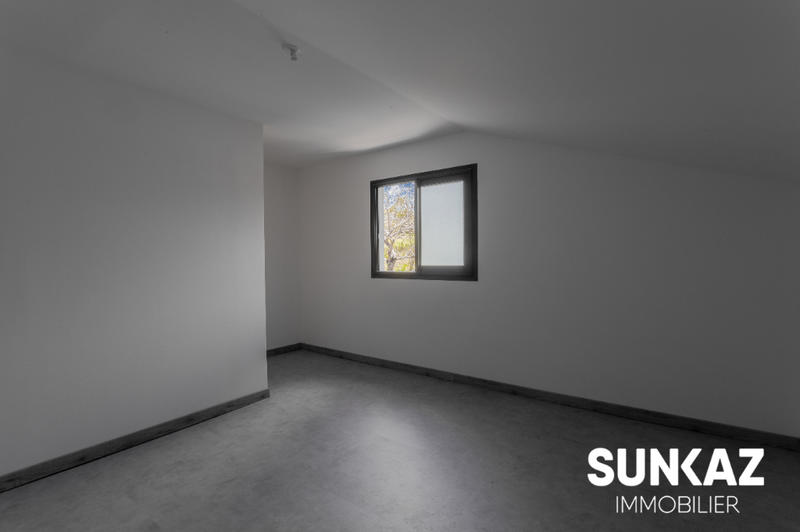 Maison - 93 m² - 5 pièces