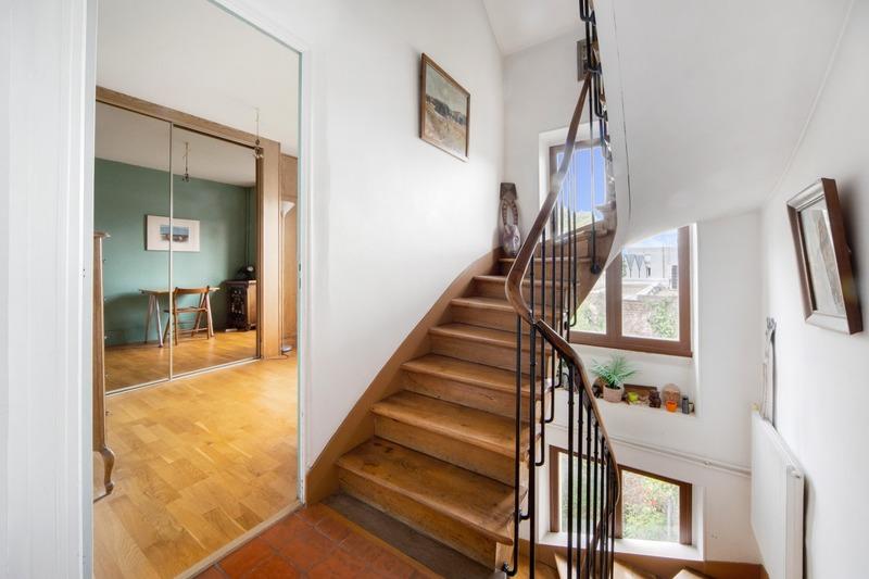 Maison - 186 m² - 9 pièces