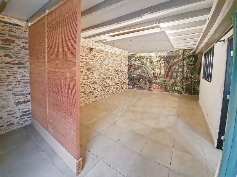 Immeuble - 110 m² - 6 pièces