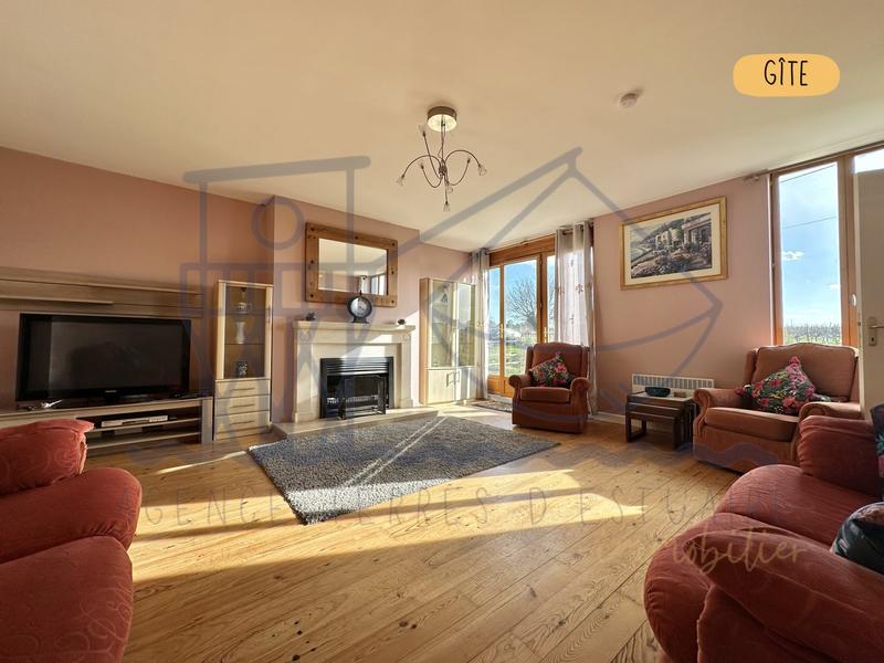 Maison ancienne - 387 m² - 8 pièces