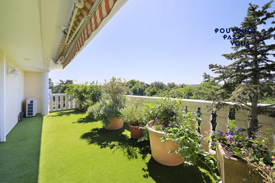 Appartement - 210 m² - 6 pièces