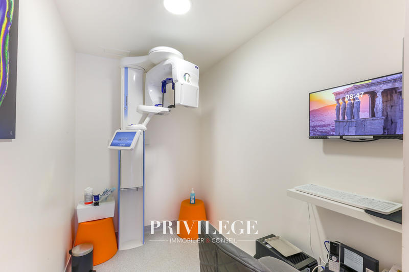 Local commercial - 85 m² - 3 pièces