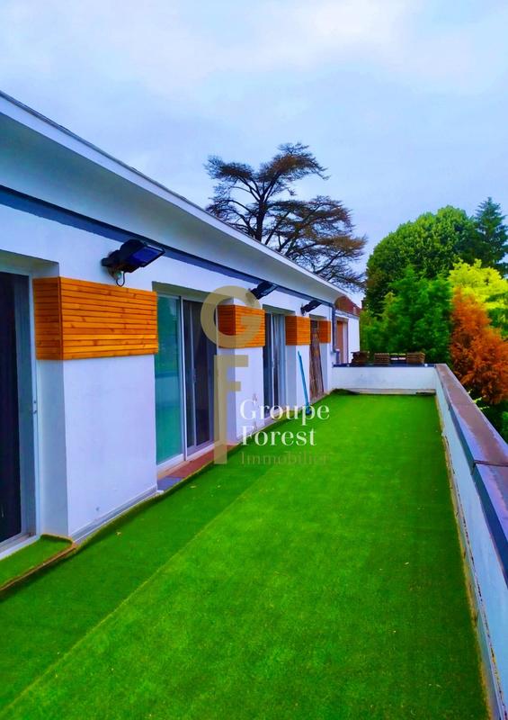 Maison - 394 m² - 9 pièces