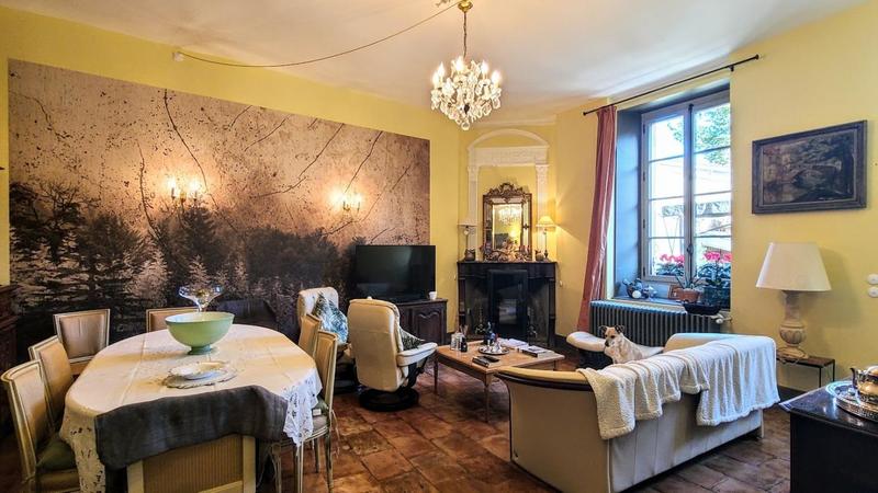 Demeure - 345 m² - 9 pièces