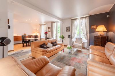 Maison - 245 m² - 10 pièces