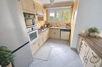 Maison - 86 m² - 6 pièces