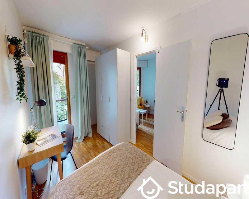 Chambre - 70 m² - 1 pièce