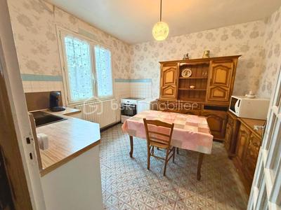 Maison - 90 m² - 5 pièces