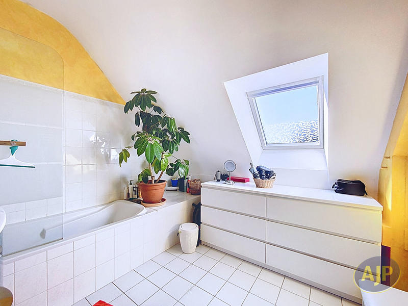 Maison - 135 m² - 6 pièces