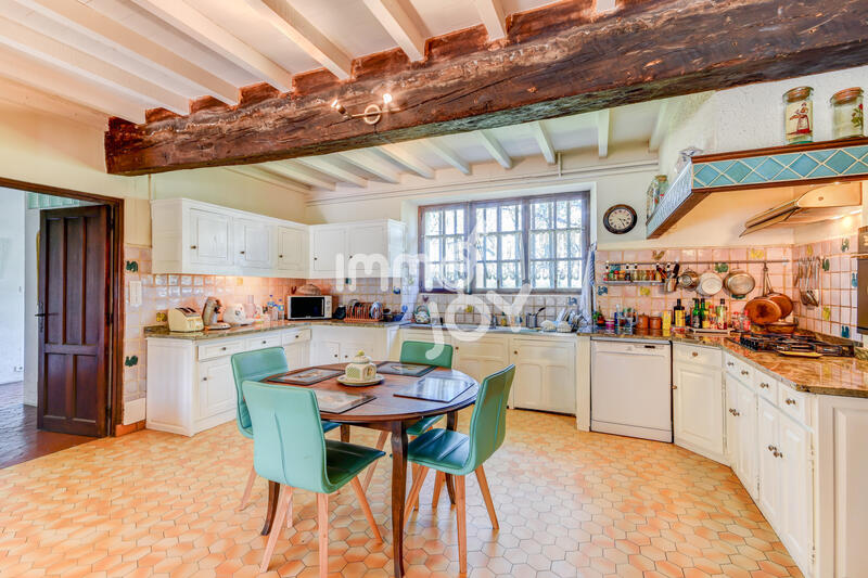 Maison - 450 m² - 8 pièces