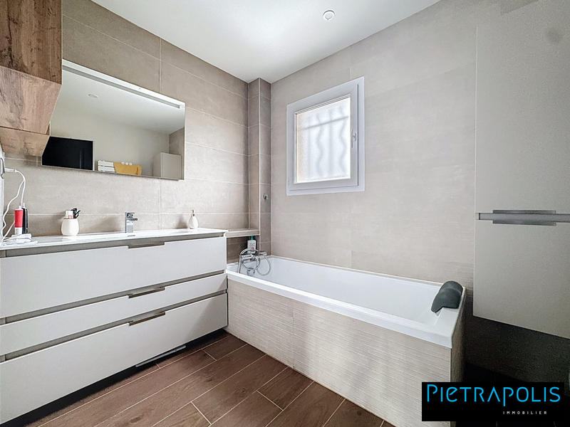 Maison - 123 m² - 6 pièces