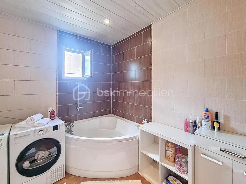 Maison - 180 m² - 7 pièces