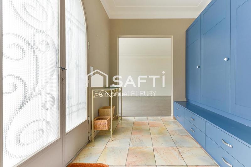 Maison - 261 m² - 6 pièces