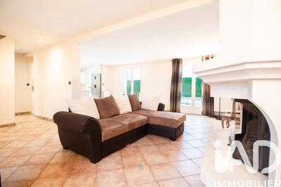 Maison - 180 m² - 7 pièces