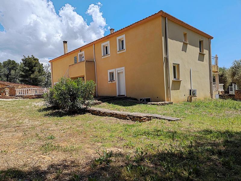 Maison contemporaine - 237 m² - 8 pièces