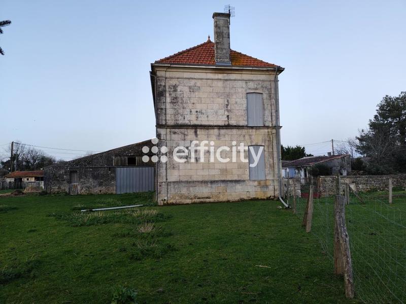 Maison - 208 m² - 6 pièces