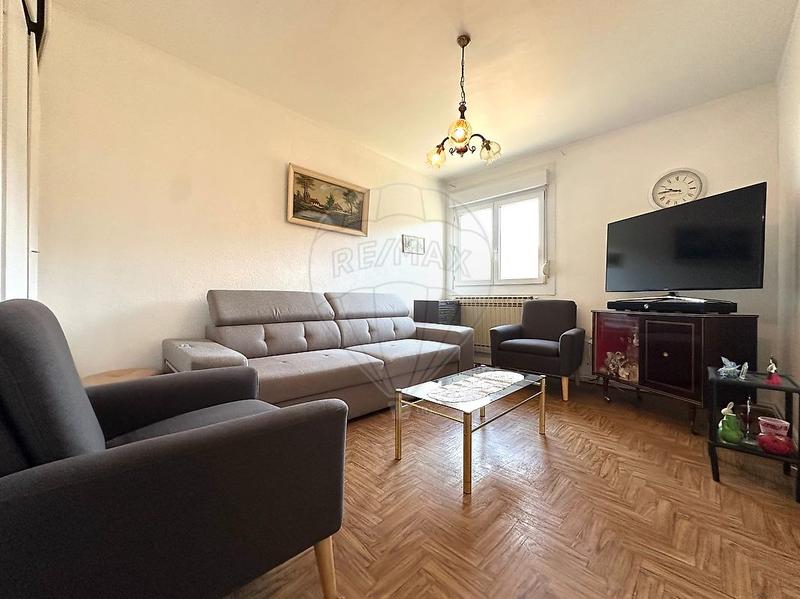 Appartement - 85 m² - 5 pièces